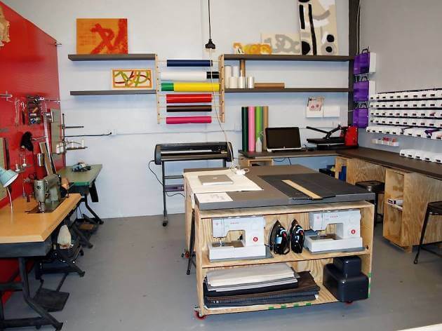 Dark Matter Collective members coworking (photo 4)